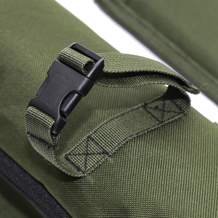 Close Up of Buckles on Specialist Drennan Quiver