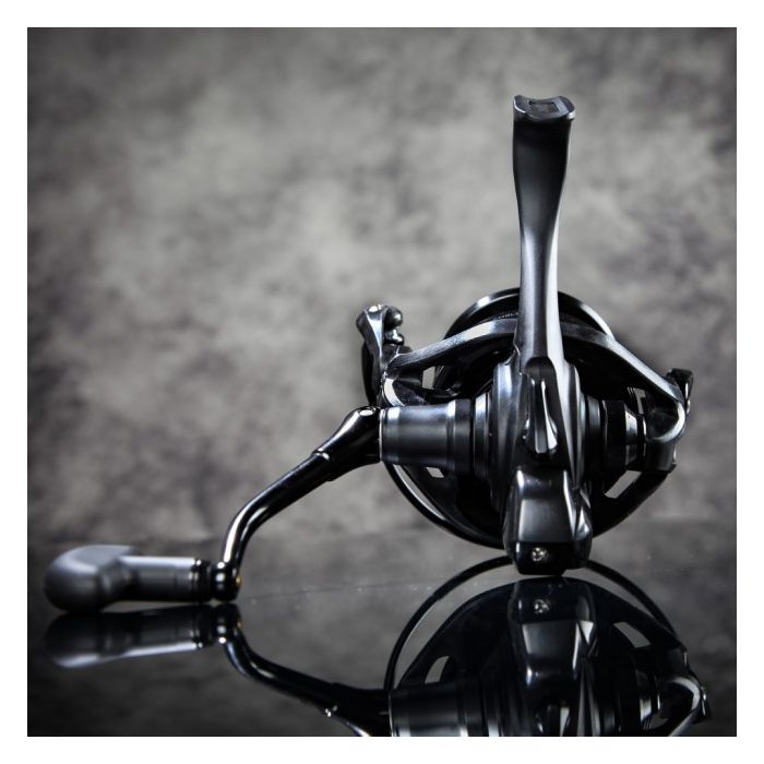 Daiwa Emblem 25QD Reel Alternative Image 2