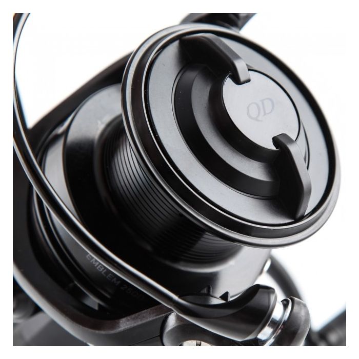 Daiwa Emblem 25QD Reel Close Up 1