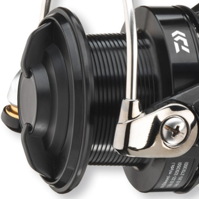 daiwa emblem spinning reels Reel EMBLEM-S 2500LBCD resulting in impressive casting distances Daiwa Emblem Pro Surf Spinning