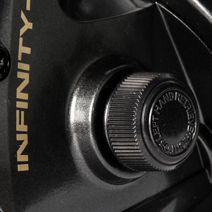 La vue rapprochée du Moulinet Daiwa Infinity X BR 2