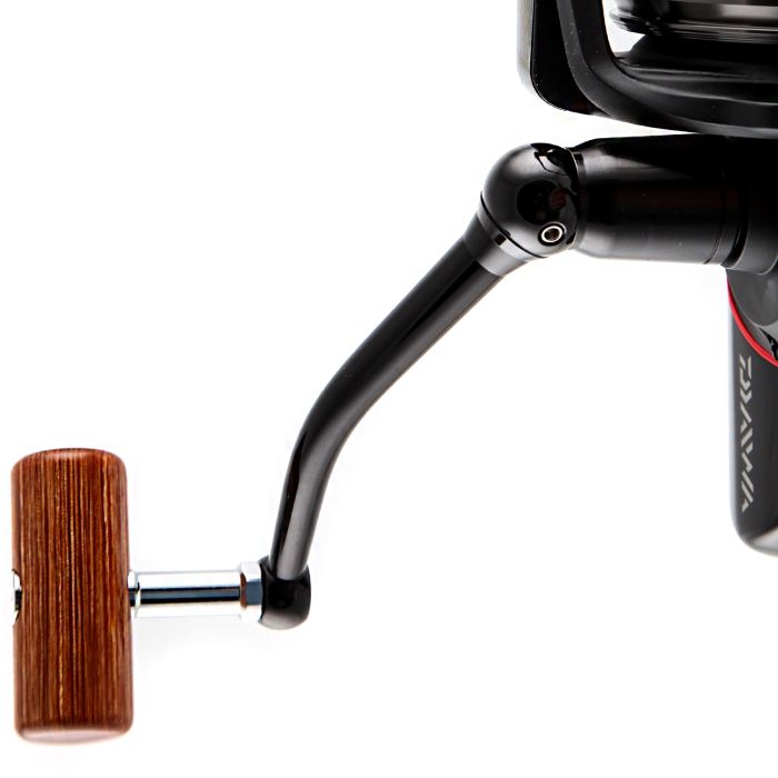 Vue Rapprochée du Moulinet Daiwa Tournament Basia Custom DCR6 6