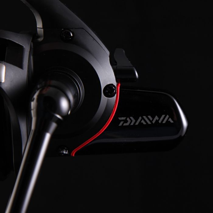Vue Rapprochée du Moulinet Daiwa Tournament Basia Custom DCR6 8