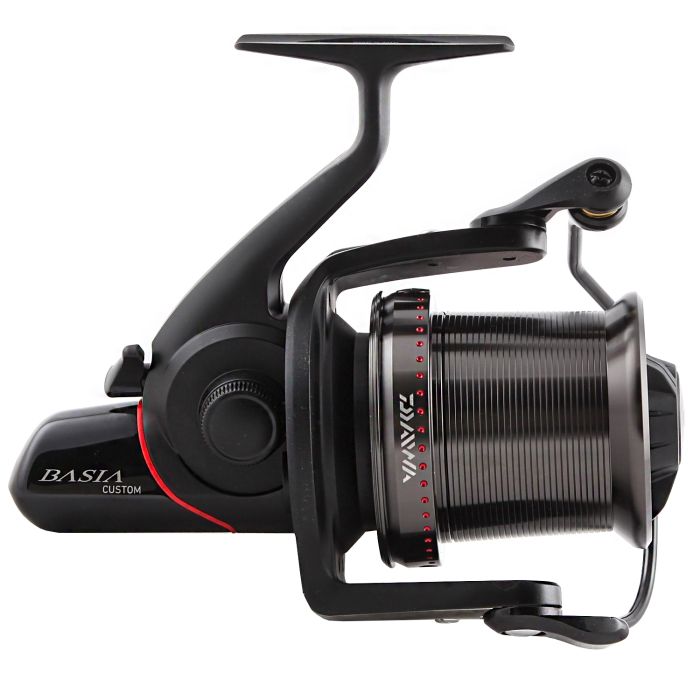 Côté Droit du Moulinet Daiwa Tournament Basia Custom DCR6
