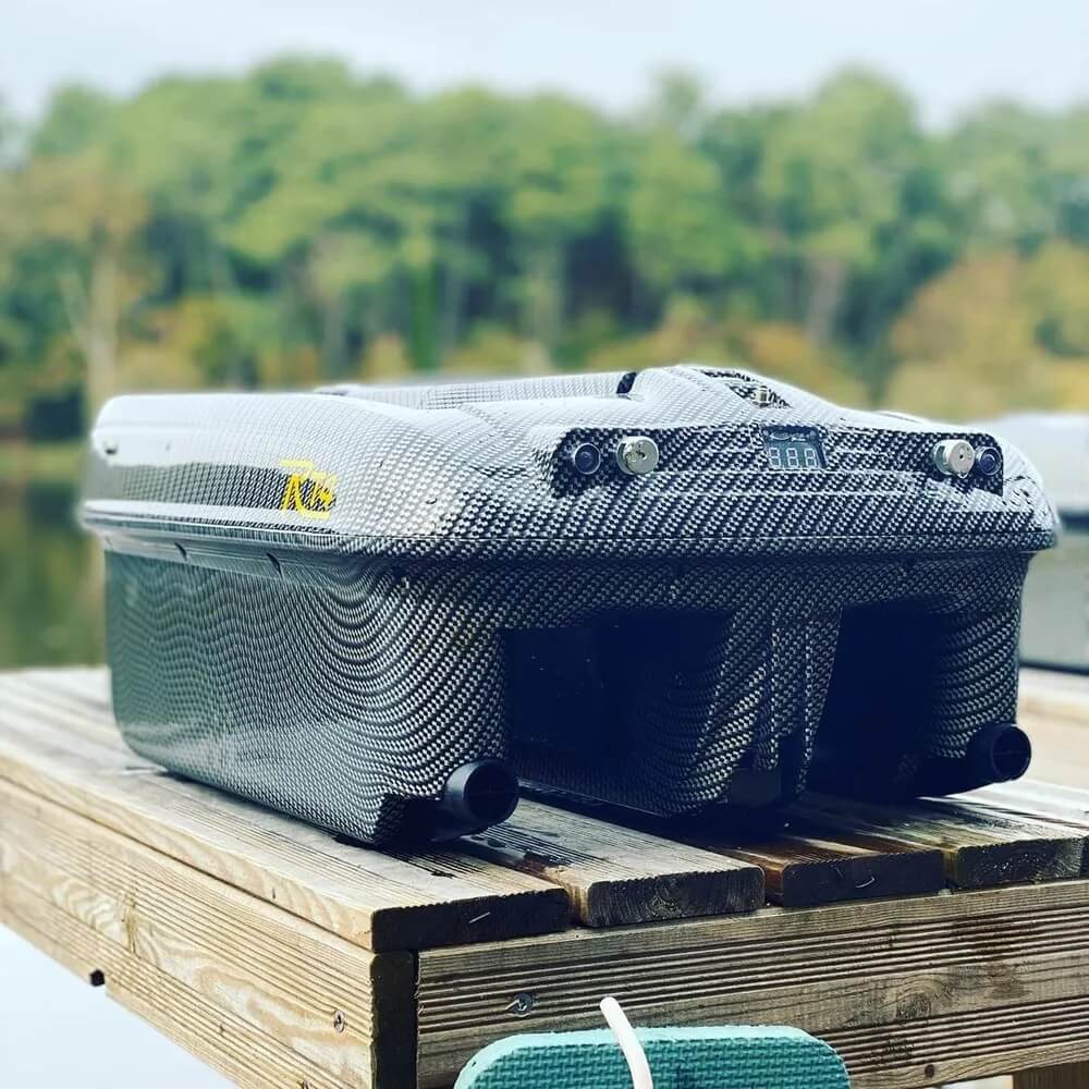 Bateau Amorceur RT4 en Fibre de Carbone 